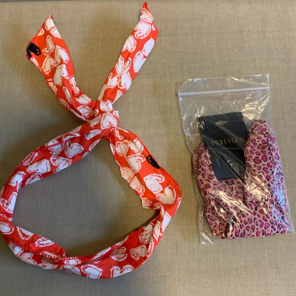 3/$30 NWT Forever 21 hair band set(heart&leopard print)